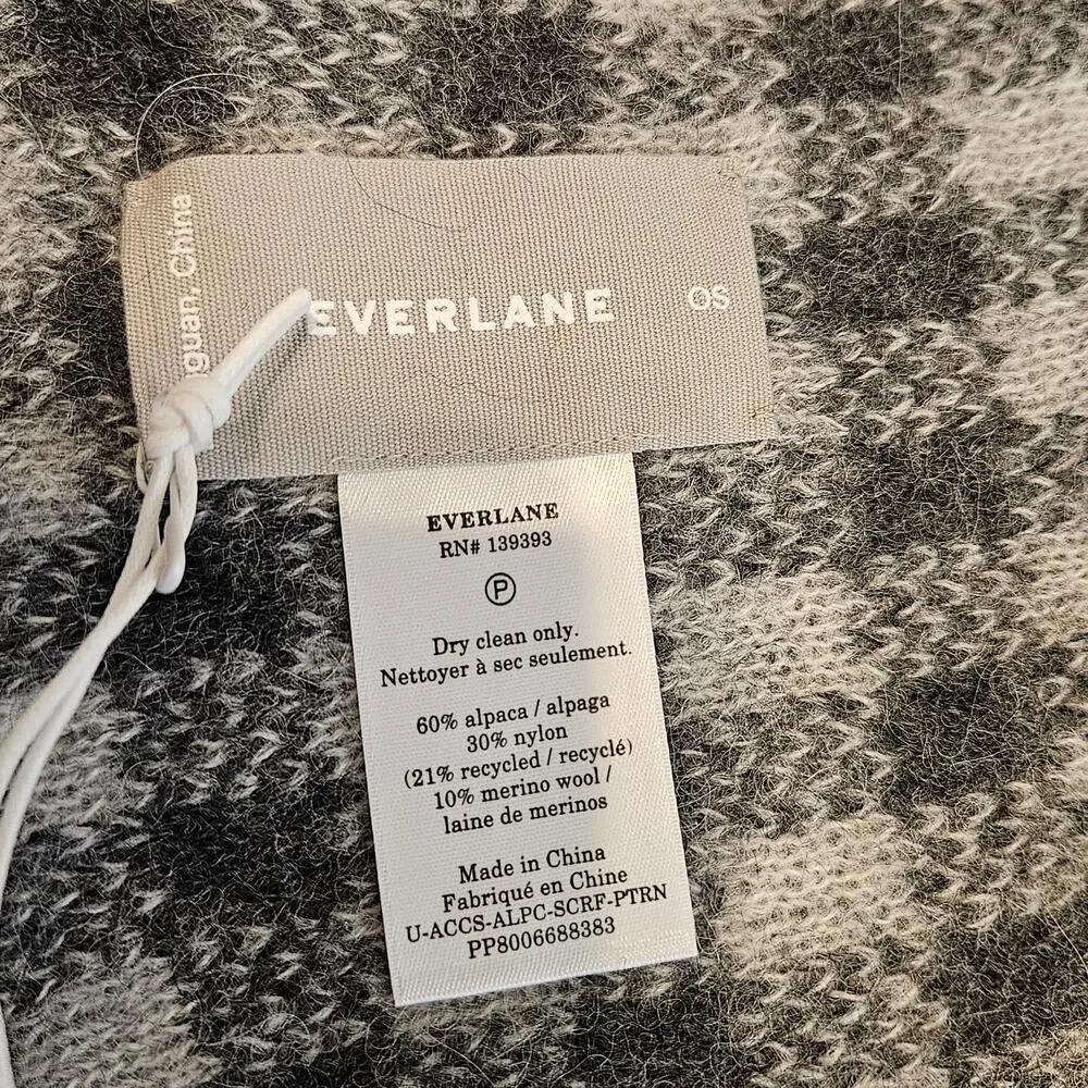 Everlane The Alpaca Patterned Scarf‎ Gray Buffalo Check One Size Unisex